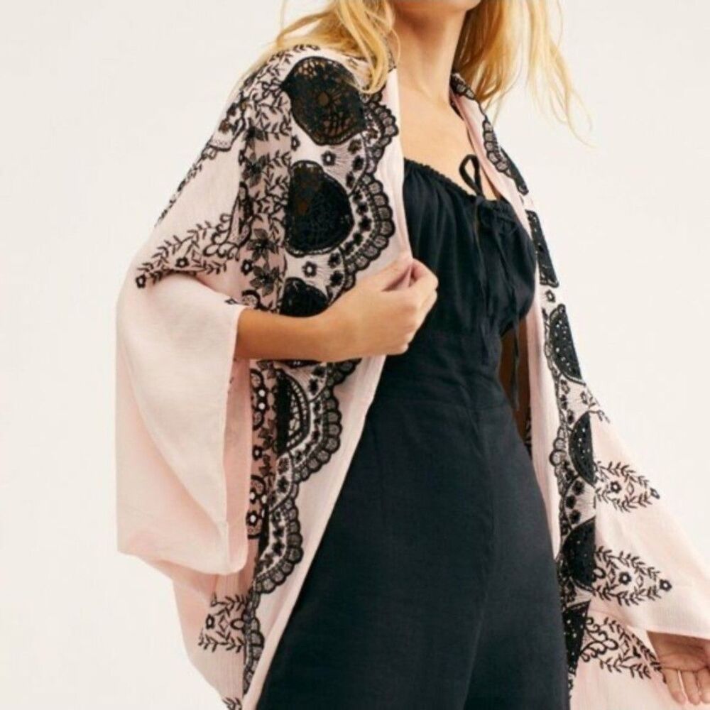NEW Free People Catania Embroidered Eyelet Pink Kimono Lace Wrap Shawl OS Boho - Picture 2 of 10
